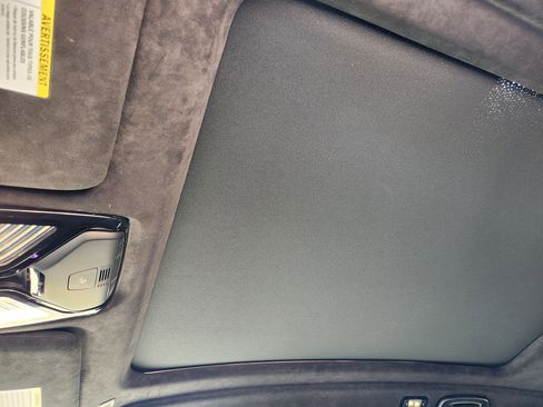 Used 2024 BMW X7 xDrive40i w/ M Sport Package image 25