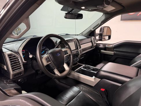 Used 2017 Ford F250 Lariat w/ Lariat Value Package AWD/4WD image 14