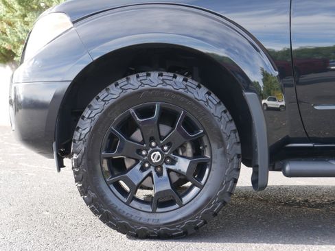 Used 2021 Nissan Frontier SV w/ Midnight Edition Floor Mats image 11