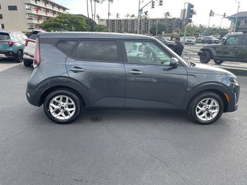 Used 2025 Kia Soul LX w/ LX Technology Package FWD image 7