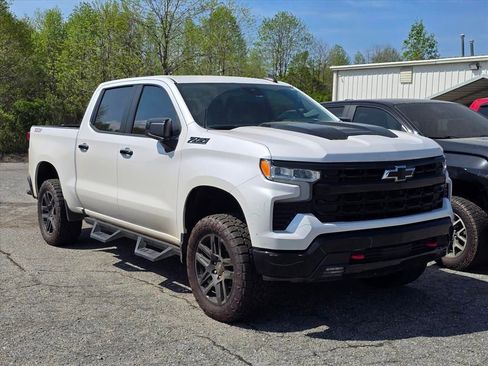 Used 2023 Chevrolet Silverado 1500 LT Trail Boss w/ Protection Package AWD/4WD image 7