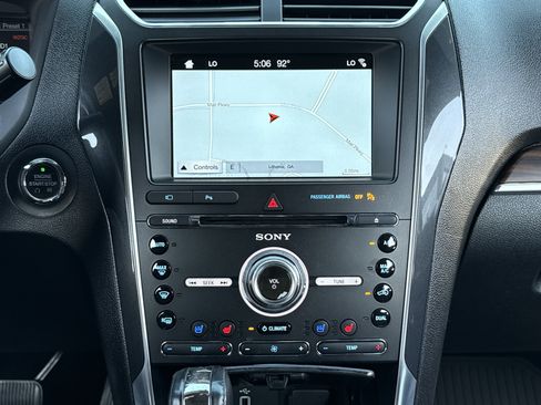 Used 2017 Ford Explorer Limited FWD image 4