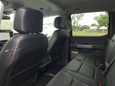 New 2025 Ford F250 Lariat w/ Lariat Ultimate Package image 25