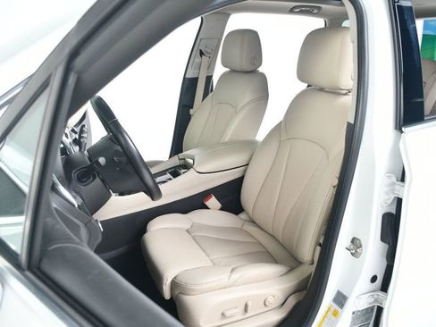 Used 2019 Buick Envision Premium w/ Driver Confidence Package image 28