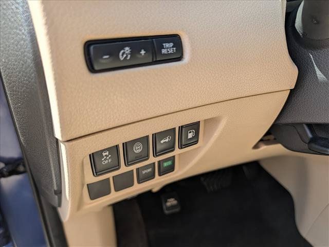 Used 2020 Nissan Rogue SV FWD image 29