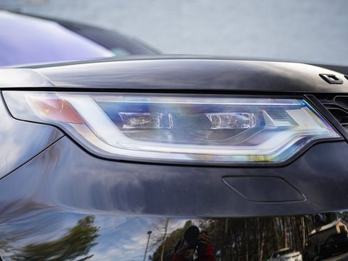 Used 2023 Land Rover Discovery S R-Dynamic image 6