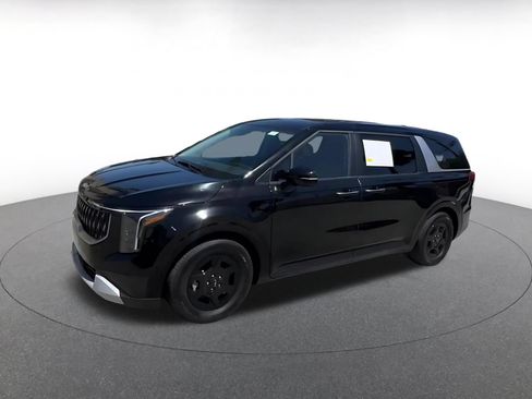 Used 2026 Kia Carnival FWD image 8