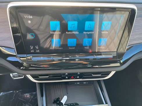 New 2026 Volkswagen Atlas SEL Premium R-Line AWD/4WD image 17