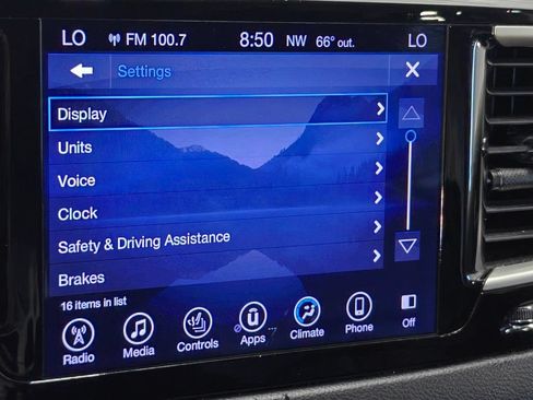 Used 2017 Chrysler Pacifica Touring-L FWD image 44