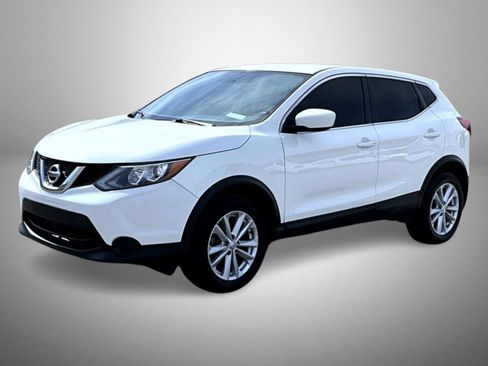 Used 2017 Nissan Rogue Sport S w/ S Appearance Package image 1