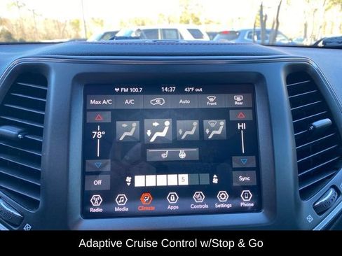 Used 2022 Jeep Cherokee Trailhawk w/ Technology Group B image 12