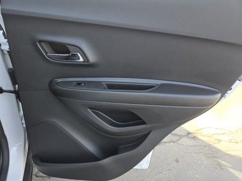 Used 2022 Chevrolet Trax LS w/ Tint and Cruise Package image 21