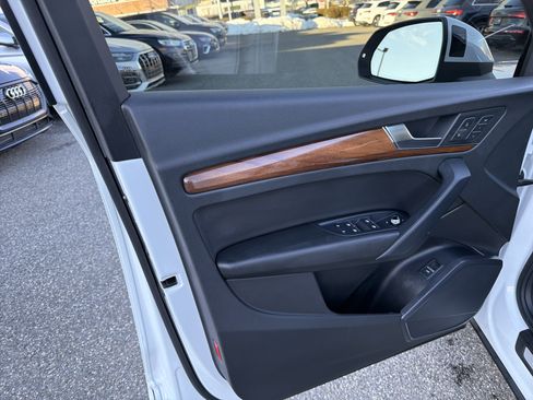 Certified 2023 Audi Q5 2.0T Premium w/ Convenience Package image 8