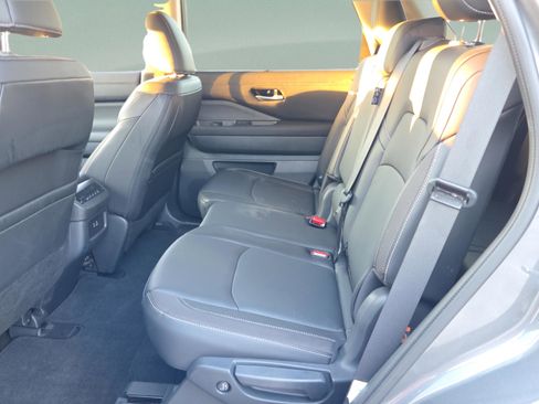 Certified 2024 Nissan Pathfinder SL w/ Cargo Package image 11