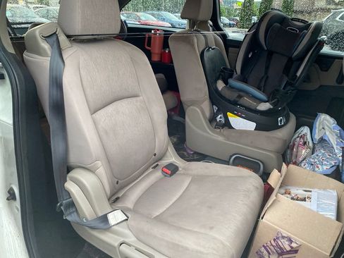 Used 2018 Honda Odyssey LX image 8