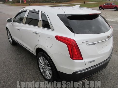 Used 2017 Cadillac XT5 Premium Luxury image 3