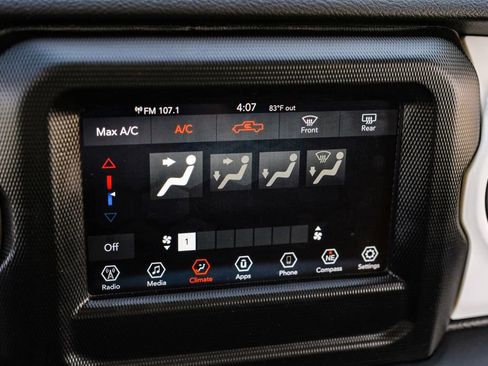 Used 2023 Jeep Gladiator Sport AWD/4WD image 34