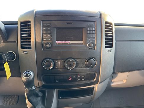 Used 2014 Mercedes-Benz Sprinter 2500 image 17