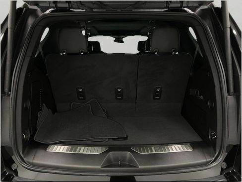 Used 2023 Chevrolet Tahoe Z71 w/ Luxury Package image 6