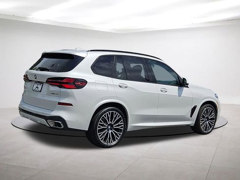 Used 2025 BMW X5 xDrive40i w/ M Sport Package AWD/4WD image 7