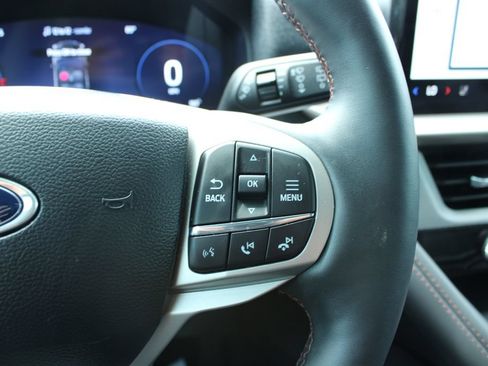Used 2025 Ford Explorer Active w/ Active Comfort Package AWD/4WD image 40