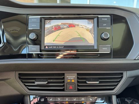 Used 2022 Volkswagen Jetta SE w/ Panoramic Sunroof Package image 21