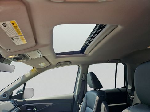 Certified 2023 Honda Ridgeline RTL image 8