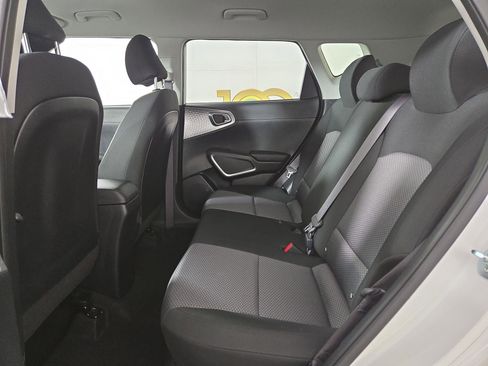 Used 2023 Kia Soul LX w/ LX Technology Package image 12