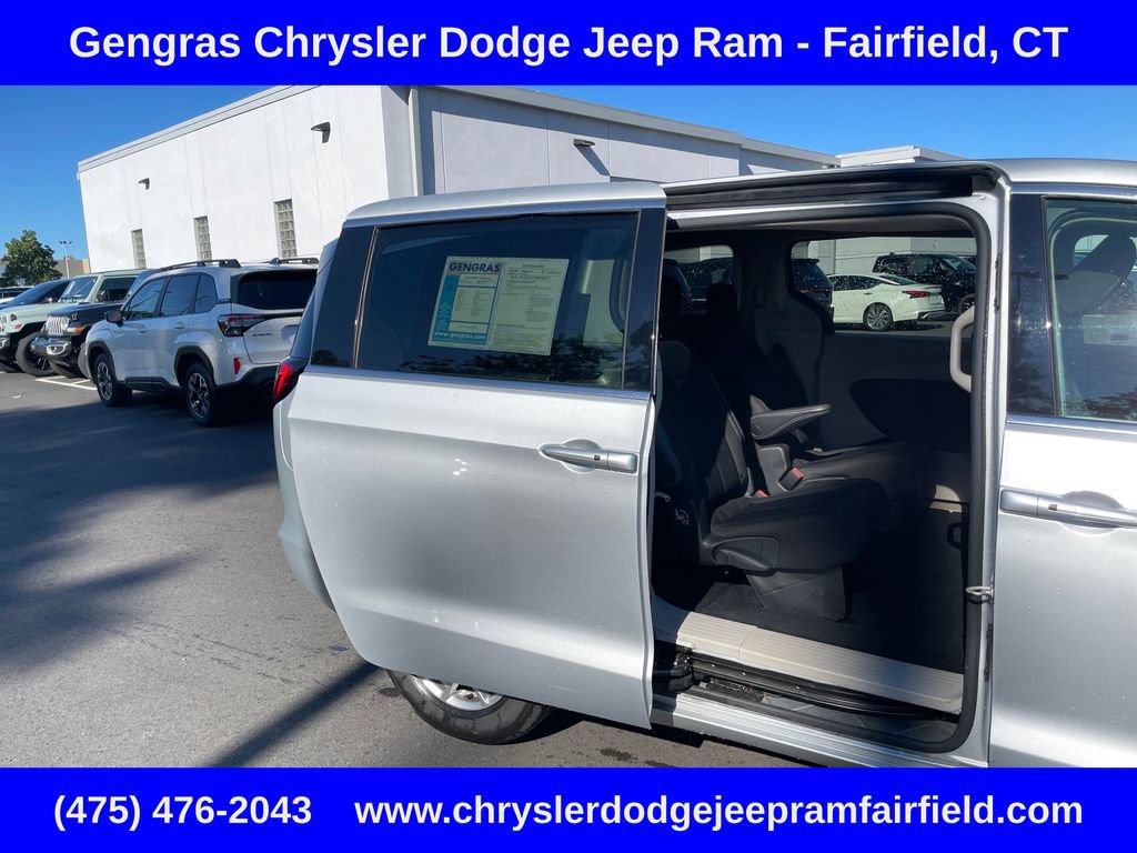 Certified 2023 Chrysler Voyager LX FWD image 23