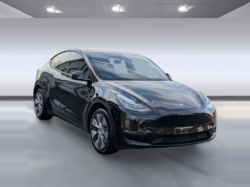 Used 2021 Tesla Model Y 2WD image 7