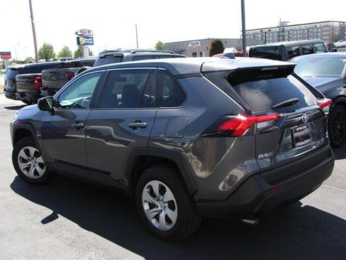 Used 2022 Toyota RAV4 LE w/ Carpet Mat Package (TMS) AWD/4WD image 6