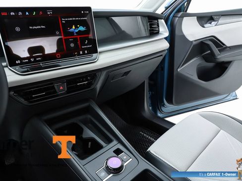 Used 2025 Volkswagen Tiguan SE FWD image 61