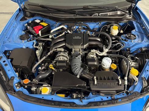 Used 2023 Toyota GR86 w/ ALL Weather Mat Package (TMS) RWD image 23