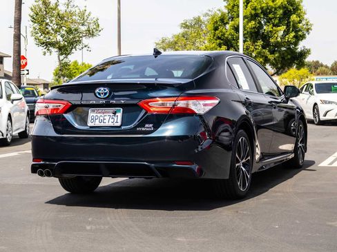 Used 2020 Toyota Camry SE image 10