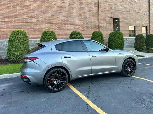 Used 2022 Maserati Levante Modena AWD/4WD image 15