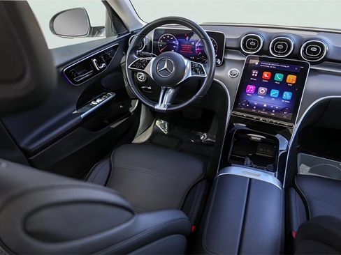 Used 2025 Mercedes-Benz C 300 Sedan image 28