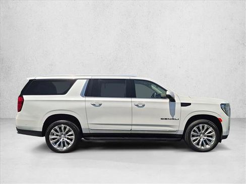 Used 2024 GMC Yukon XL Denali w/ Advanced Technology Package AWD/4WD image 4