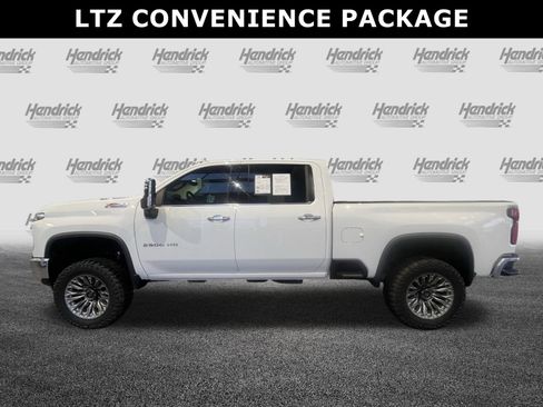 Used 2024 Chevrolet Silverado 2500 LTZ w/ LTZ Convenience Package image 6