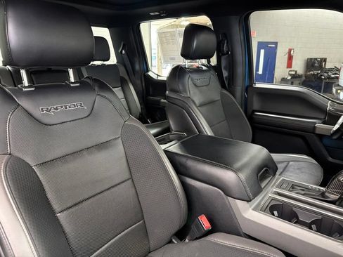 Used 2019 Ford F150 Raptor w/ Equipment Group 802A Luxury AWD/4WD image 9