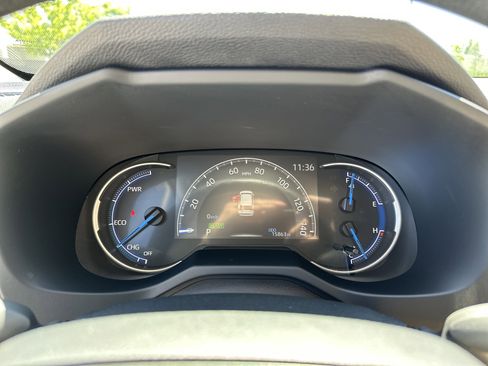 Certified 2025 Toyota RAV4 LE AWD/4WD image 21