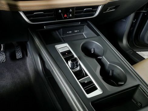 Certified 2024 Volkswagen Atlas Cross Sport SE image 20