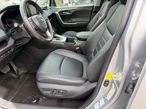Used 2022 Toyota RAV4 XLE Premium AWD/4WD image 8