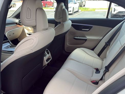Used 2025 Mercedes-Benz C 300 4MATIC Sedan image 28