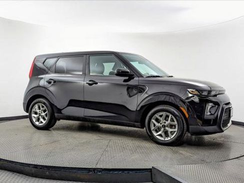 Used 2022 Kia Soul LX w/ Technology Package image 11