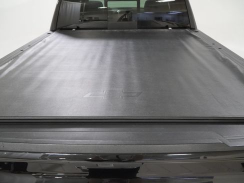Used 2019 Chevrolet Silverado 1500 LTZ AWD/4WD image 8