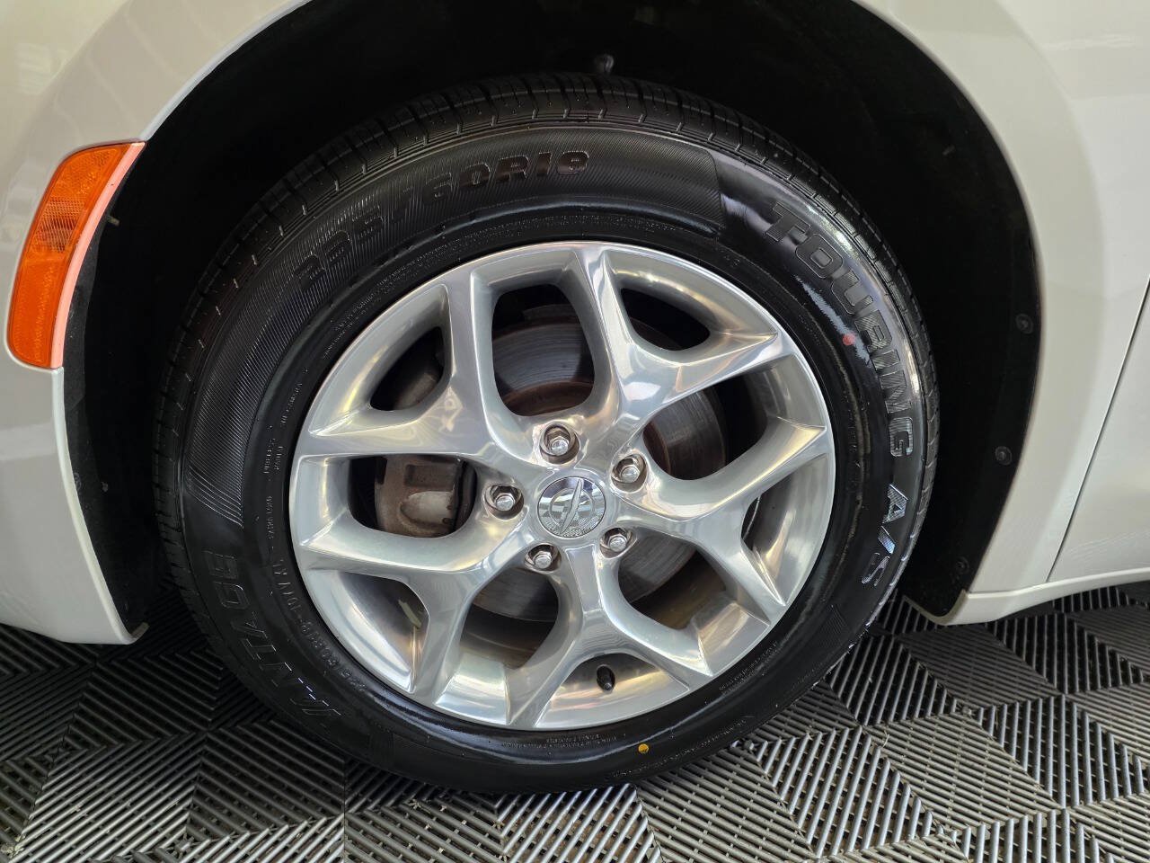 Used 2019 Chrysler Pacifica Limited FWD image 39