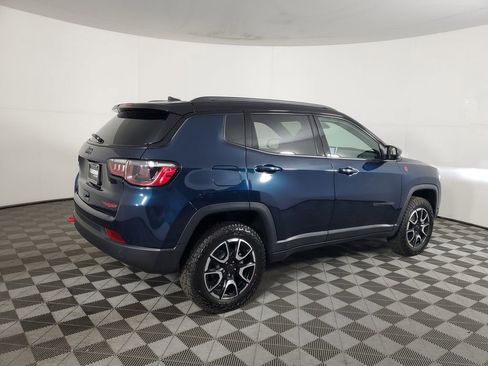 New 2026 Jeep Compass Trailhawk w/ Sun, Sound & Navigation Group AWD/4WD image 4