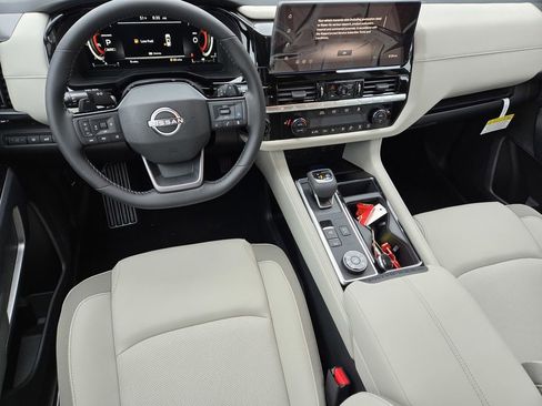 New 2026 Nissan Pathfinder SL AWD/4WD image 10