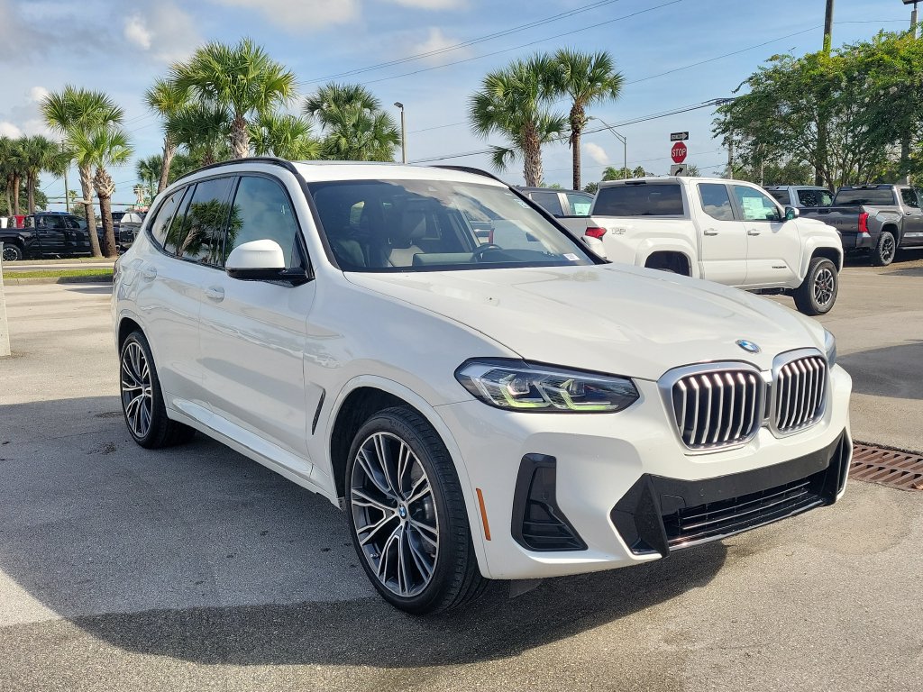Used 2022 BMW X3 xDrive30i w/ M Sport Package 2 AWD/4WD image 3
