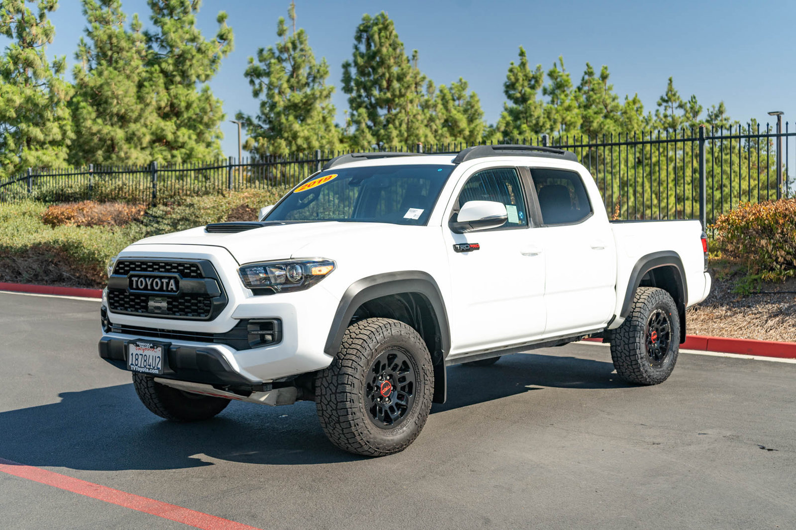 Used 2019 Toyota Tacoma TRD Pro AWD/4WD image 3
